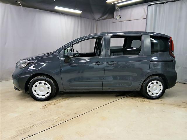 シエンタ ハイブリッドG 4WD 衝突被害軽減システム バックカメラ 両側電動スライド LEDヘッドランプ スマートキー オートクルーズコントロール ETC 盗難防止装置 キーレス 横滑り防止機能 3列シート 乗車定員7人(2枚目)