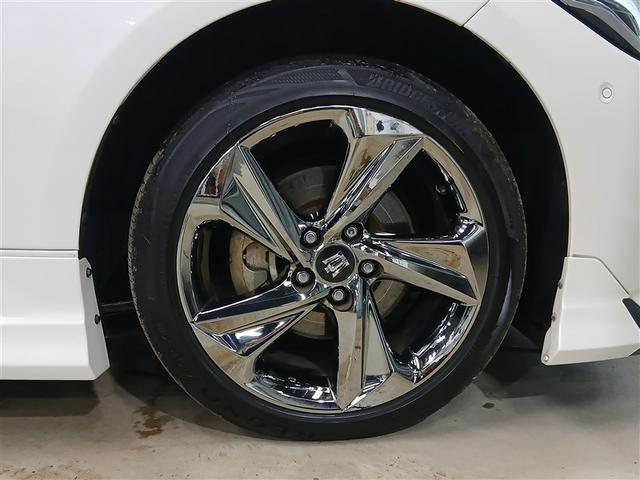 クラウンハイブリッド ＲＳアドバンス　Ｆｏｕｒ　４ＷＤ　寒冷地　衝突被害軽減システム　メモリーナビ　バックカメラ　フルセグ　ＬＥＤヘッドランプ　フルエアロ　アルミホイール　スマートキー　オートクルーズコントロール　ＥＴＣ　盗難防止装置　電動シート（6枚目）