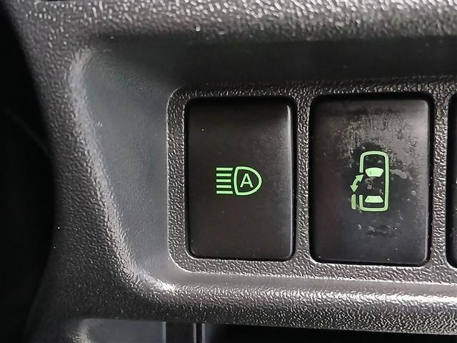 �I�[�g�}�`�b�N�n�C�r�[���Ƃ́A��s�Ԃ�Ό��Ԃ̃��C�g��F�����A�n�C�r�[���ƃ��[�r�[���������Ő؂�ւ���@�\�ł��B�铹�̎��E���m�ۂ��܂��B