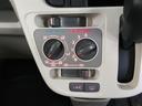 シンプルで使いやすいマニュアルエアコン。適切に操作することで快適な車内環境を保つことができます。