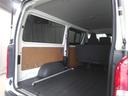 荷室内張りも装備されており、荷物の保護や車両の耐久性にも配慮されています