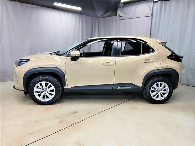 ヤリスクロス ハイブリッドＧ　寒冷地　衝突被害軽減システム　バックカメラ　フルセグ　ＬＥＤヘッドランプ　アルミホイール　スマートキー　オートクルーズコントロール　ＥＴＣ　盗難防止装置　キーレス　横滑り防止機能　ワンオーナー（2枚目）