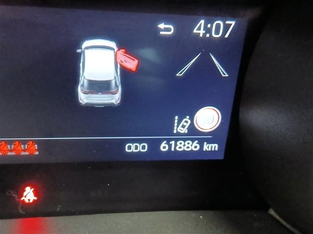 ヤリスクロス ハイブリッドＧ　寒冷地　衝突被害軽減システム　バックカメラ　フルセグ　ＬＥＤヘッドランプ　アルミホイール　スマートキー　オートクルーズコントロール　ＥＴＣ　盗難防止装置　キーレス　横滑り防止機能　ワンオーナー（12枚目）