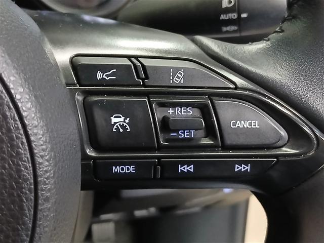 ヤリスクロス ハイブリッドＧ　寒冷地　衝突被害軽減システム　バックカメラ　フルセグ　ＬＥＤヘッドランプ　アルミホイール　スマートキー　オートクルーズコントロール　ＥＴＣ　盗難防止装置　キーレス　横滑り防止機能　ワンオーナー（18枚目）