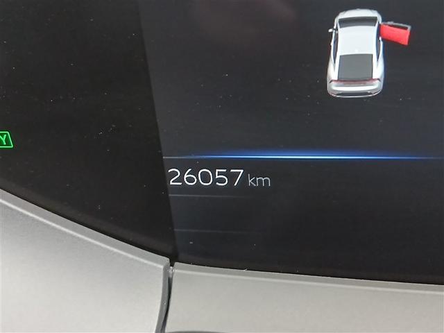 プリウス Ｇ　４ＷＤ　寒冷地　衝突被害軽減システム　バックカメラ　フルセグ　ＬＥＤヘッドランプ　アルミホイール　スマートキー　オートクルーズコントロール　ＥＴＣ　盗難防止装置　キーレス　横滑り防止機能　ハイブリッド（12枚目）