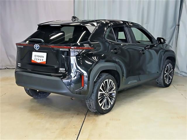 ヤリスクロス ハイブリッドZ 4WD 寒冷地 衝突被害軽減システム メモリーナビ バックカメラ LEDヘッドランプ アルミホイール スマートキー オートクルーズコントロール ETC 盗難防止装置 キーレス 横滑り防止機能(3枚目)
