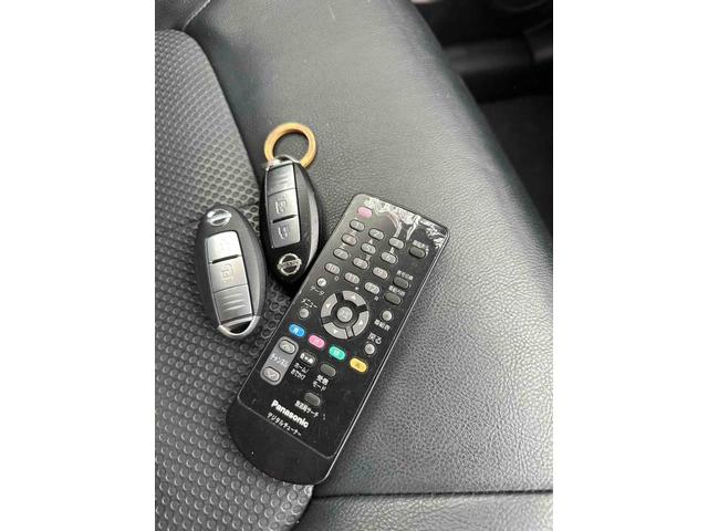 エクストレイル ２０Ｘｔｔ　４ＷＤ　ハイパールーフ　ドライブレコーダー　オートクルーズコントロール　ナビ　アルミホイール　スマートキー　シートヒーター　ＣＶＴ　衝突安全ボディ　ＡＢＳ　ＥＳＣ　エアコン　パワステ　パワーウィンドウ（12枚目）