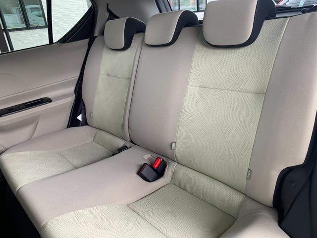 アクア Ｓ　スマートエントリーＰＫＧ　禁煙車　走行５万キロ台　純正ナビ＆地デジ＆バックカメラ　プッシュスタート＆スマートキー　ＥＴＣ　ステアリングスイッチ（7枚目）