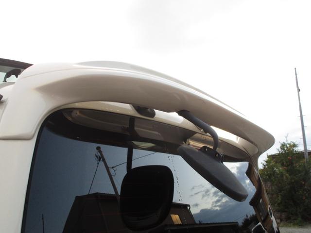 ハイエースワゴン スーパーカスタムリミテッド　トリプルサンルーフ　コンビハンドル　回転シート　運転席パワーシート　　ＥＴＣ　７人乗り　電動カーテン　フルフラット　点検記録簿あり　１５インチ純正アルミ　１００Ｖ　リアエアコン　リアヒーター（57枚目）