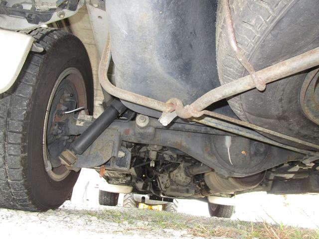 ハイエースワゴン スーパーカスタムリミテッド　トリプルサンルーフ　コンビハンドル　回転シート　運転席パワーシート　　ＥＴＣ　７人乗り　電動カーテン　フルフラット　点検記録簿あり　１５インチ純正アルミ　１００Ｖ　リアエアコン　リアヒーター（63枚目）