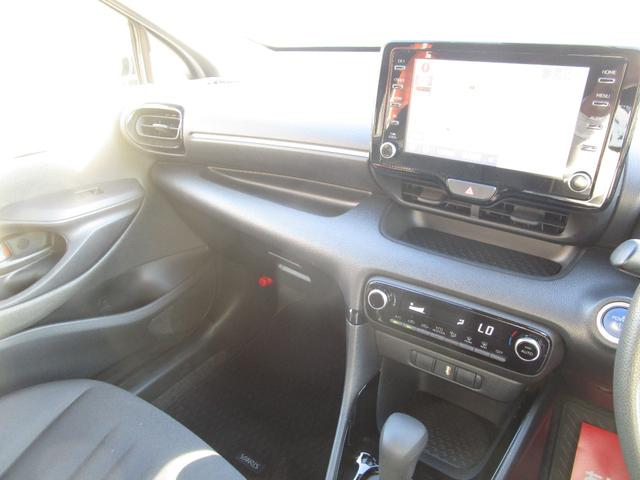 ヤリス ハイブリッドＧ　純正ナビ　Ｂｌｕｅｔｏｏｔｈ　バックカメラ　ドライブレコーダープッシュスタート　クルーズコントロール　ＥＴＣ２．０　レーンキープアシスト　衝突被害軽減システム　コーナーセンサー（13枚目）