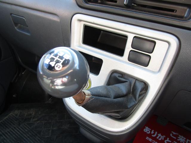 ハイゼットカーゴ デッキバンＧ　５ＭＴ　エアコン　パワーウィンドウ　１４インチ社外アルミ　ドアバイザー（11枚目）