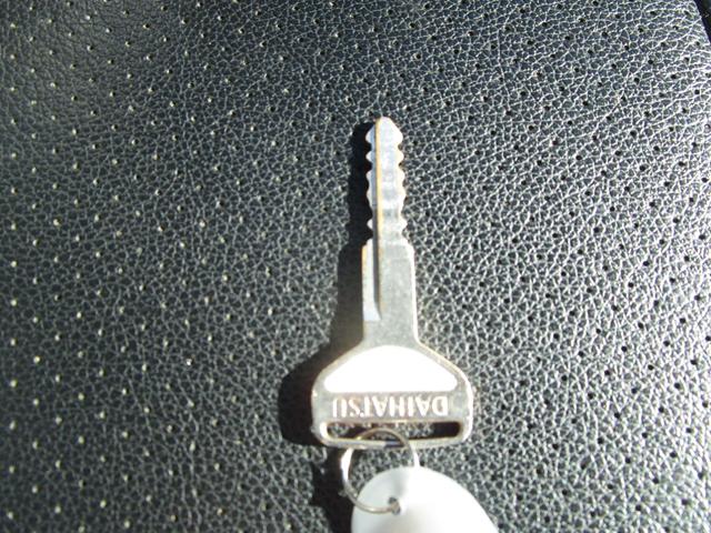 ハイゼットカーゴ デッキバンＧ　５ＭＴ　エアコン　パワーウィンドウ　１４インチ社外アルミ　ドアバイザー（40枚目）