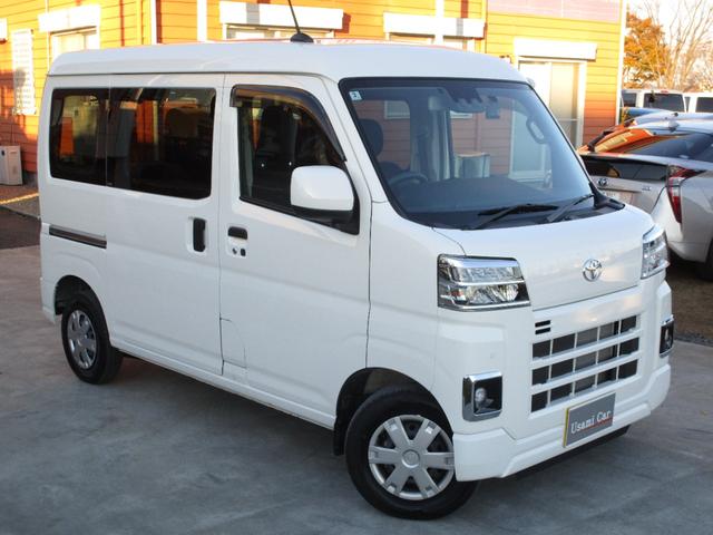 ピクシスバン クルーズ 切り替え4WD トヨタセーフティセンス コーナーセンサー アイドリングストップ リアヒーター プッシュスタート スマートキー ETC ドライブレコーダー スタッドレスタイヤ付き(3枚目)