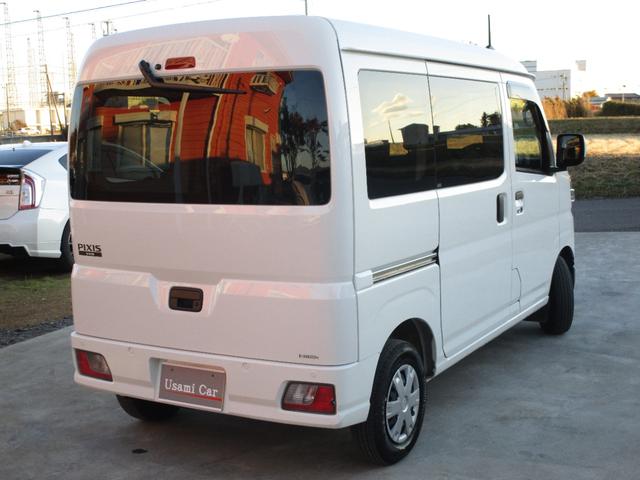 ピクシスバン クルーズ 切り替え4WD トヨタセーフティセンス コーナーセンサー アイドリングストップ リアヒーター プッシュスタート スマートキー ETC ドライブレコーダー スタッドレスタイヤ付き(4枚目)