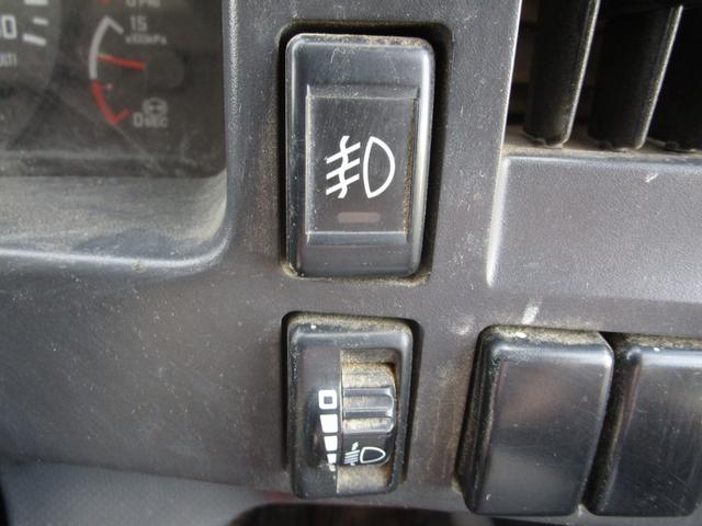 フォワード 深ダンプ 積載3400kg 6MT ディーゼル ETC 荷台メーカー:ShinMaywa ドアバイザー(18枚目)