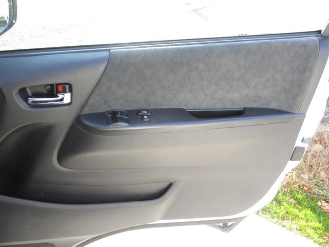 ハイエースワゴン グランドキャビン 4WD 純正ナビTV Bluetooth バックカメラ 左側パワースライドドア 前後ドライブレコーダー ETC 横滑り防止装置 10人乗り リアフォグ 純正ドアバイザー(21枚目)