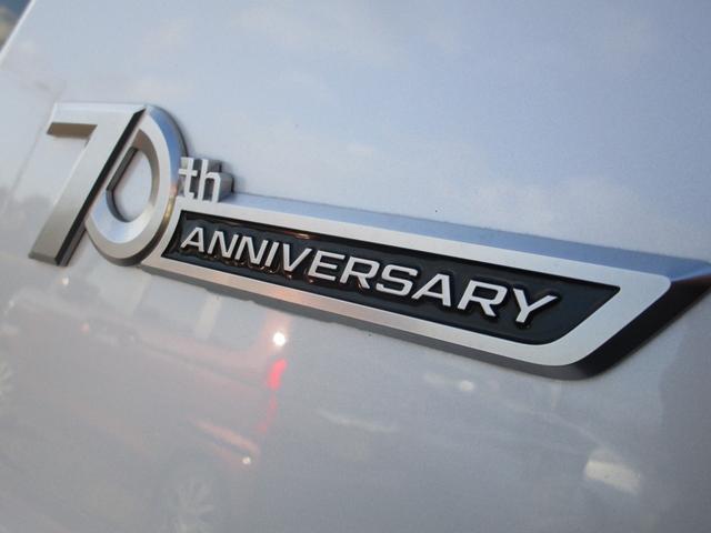 純正オプション両側７０周年エンブレム