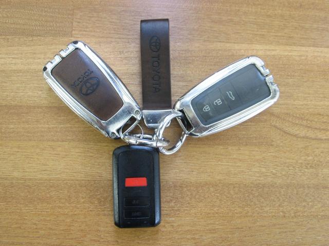 純正エンジンスターター付き　スペアキー付き