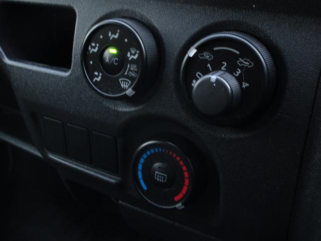 ハイエースバン ロングDX GLパッケージ 4WD ディーゼル 純正ナビTV バックカメラ ETC ベッドキット ルーフラック付き キーレス(12枚目)