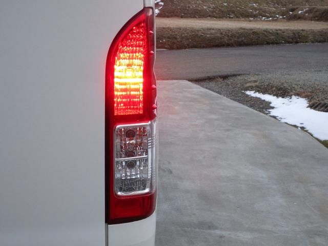 ハイエースバン ロングDX GLパッケージ 4WD ディーゼル 純正ナビTV バックカメラ ETC ベッドキット ルーフラック付き キーレス(31枚目)