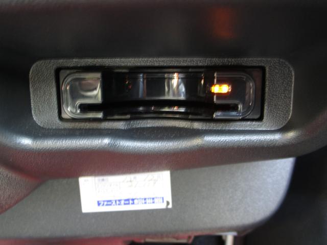 ハイエースワゴン GL ファインテックツアラー 4WD Pスタート 10人乗り ナビTV Bカメラ ETC ドラレコ BARBERO17インチアルミ 両側パワースライドドア フリップダウンモニター オットマンシート(26枚目)