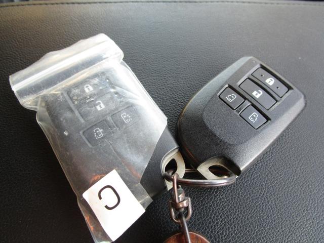 ハイエースワゴン GL ファインテックツアラー 4WD Pスタート 10人乗り ナビTV Bカメラ ETC ドラレコ BARBERO17インチアルミ 両側パワースライドドア フリップダウンモニター オットマンシート(68枚目)