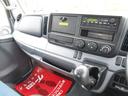 全低床　２Ｔ平ボディ　５ＭＴ　１４０６９キロ　ＥＴＣ　スペアキー付き　ＡＢＳ　車両総重量４３０５Ｋｇ（10枚目）