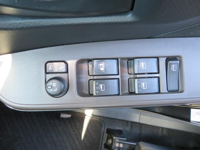 ルーミー Ｘ　４ＷＤ／左側パワースライドドア／ＥＴＣ／社外ナビゲーション／バックカメラ／Ｂｌｕｅｔｏｏｔｈ／スタッドレスタイヤ付／追突防止装置／前席エアバック／盗難防止装置／衝突安全ボディ／レンタカーアップ（23枚目）