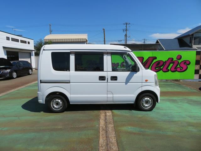 エブリイ ＰＣ　パートタイム４ＷＤ／オートマチック／キーレスエントリー／パワステ／エアコン／パワーウィンドウ／前席エアバック／スタッドレスタイヤ付（6枚目）