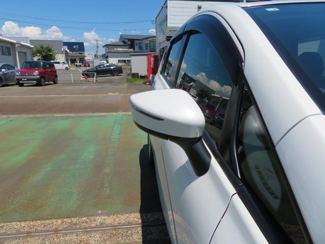ノート ｅ－パワー　Ｘ　ＦＯＵＲ　４ＷＤ／寒冷地仕様／エマージェンシーブレーキ／純正ＳＤナビゲーション／デジタルテレビ／バックカメラ／Ｂｌｕｅｔｏｏｔｈ／ＥＴＣ／プッシュスタート／スマートキー／ＬＥＤヘッドランプ／純正エンジンスタータ（14枚目）