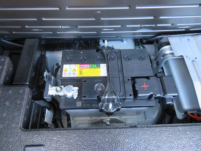 ノート ｅ－パワー　Ｘ　ＦＯＵＲ　４ＷＤ／寒冷地仕様／エマージェンシーブレーキ／純正ＳＤナビゲーション／デジタルテレビ／バックカメラ／Ｂｌｕｅｔｏｏｔｈ／ＥＴＣ／プッシュスタート／スマートキー／ＬＥＤヘッドランプ／純正エンジンスタータ（45枚目）