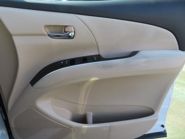 エスティマハイブリッド アエラス 4WD/両側パワースライドドア/純正8インチナビゲーション/デジタルテレビ/バックカメラ/Bluetooth/クルーズコントロール/パワーシート/ビルトインETC/ディスチャージライト/スマートキー(24枚目)