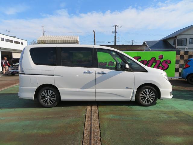 セレナ ハイウェイスター　Ｖセレ＋セーフティ　ＳＨＶ　Ａセフ　両側パワースライドドア／プッシュスタート／スマートキー／純正ナビゲーション／アラウンドビュー／デジタルテレビ／Ｂｌｕｅｔｏｏｔｈ／ビルトインＥＴＣ／ＬＥＤヘッドランプ／寒冷地仕様／クルーズコントロール（6枚目）