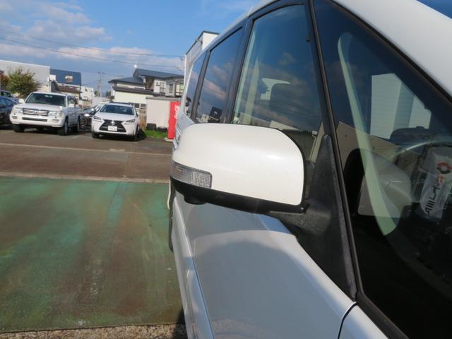 セレナ ハイウェイスター　Ｖセレ＋セーフティ　ＳＨＶ　Ａセフ　両側パワースライドドア／プッシュスタート／スマートキー／純正ナビゲーション／アラウンドビュー／デジタルテレビ／Ｂｌｕｅｔｏｏｔｈ／ビルトインＥＴＣ／ＬＥＤヘッドランプ／寒冷地仕様／クルーズコントロール（14枚目）