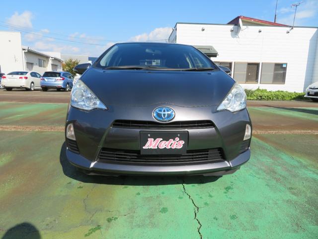 アクア Ｓ　社外ナビゲーション／ワンセグテレビ／バックカメラ／Ｂｌｕｅｔｏｏｔｈ／キーレスエントリー／前席シートヒーター／社外１５ＡＷ／社外エンジンスターター／前席エアバック／衝突安全ボディ（3枚目）