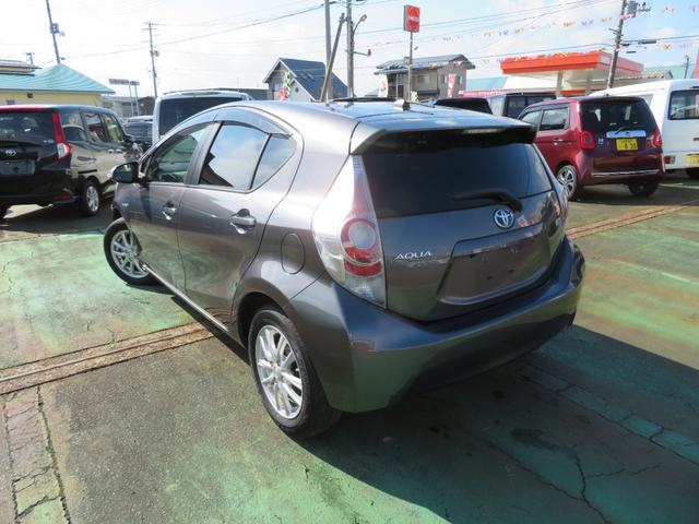 アクア Ｓ　社外ナビゲーション／ワンセグテレビ／バックカメラ／Ｂｌｕｅｔｏｏｔｈ／キーレスエントリー／前席シートヒーター／社外１５ＡＷ／社外エンジンスターター／前席エアバック／衝突安全ボディ（10枚目）