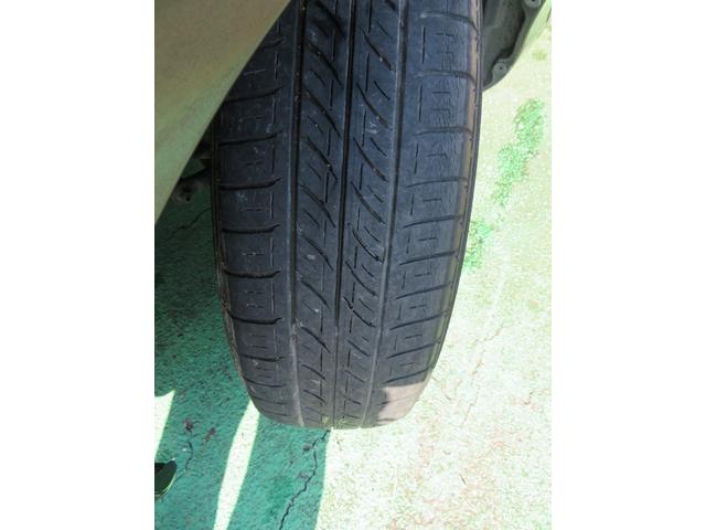 アクア Ｓ　社外ナビゲーション／ワンセグテレビ／バックカメラ／Ｂｌｕｅｔｏｏｔｈ／キーレスエントリー／前席シートヒーター／社外１５ＡＷ／社外エンジンスターター／前席エアバック／衝突安全ボディ（12枚目）