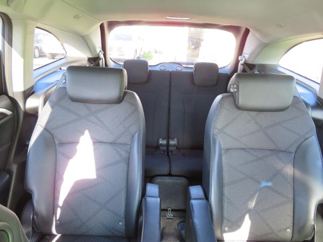 大人がゆったり乗れるセカンドシートですね☆