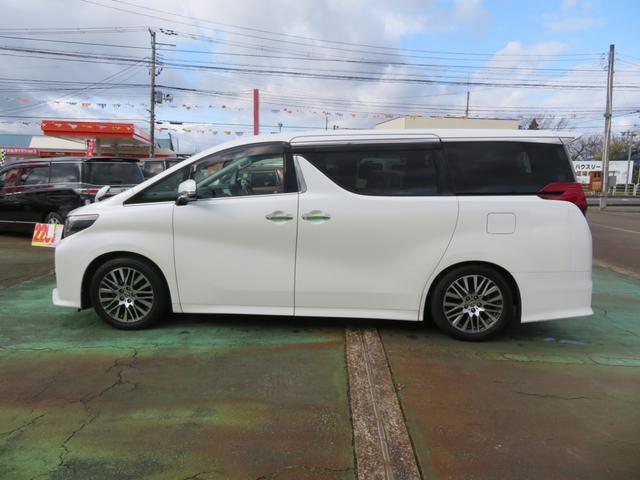 アルファード ２．５Ｓ　Ｃパッケージ　ＡＬＰＩＮＥ１０インチナビ／デジタルテレビ／バックカメラ／ＡＬＰＩＮＥフリップダウンモニター／両側パワースライドドア／パワーバックドア／ＴＥＩＮ車高調／ブラックレザー／ドラレコ／ＥＴＣ／ＬＥＤ（4枚目）