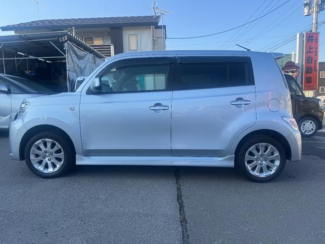 デックス １．３ｉ－Ｓ　４ＷＤ　スマートキー　純正１４インチ　社外ナビ地デジＴＶ　ＥＴＣ　ＨＩＤ　ＭＯＭＯハンドル（8枚目）