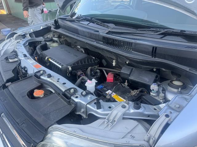 デックス １．３ｉ－Ｓ　４ＷＤ　スマートキー　純正１４インチ　社外ナビ地デジＴＶ　ＥＴＣ　ＨＩＤ　ＭＯＭＯハンドル（9枚目）