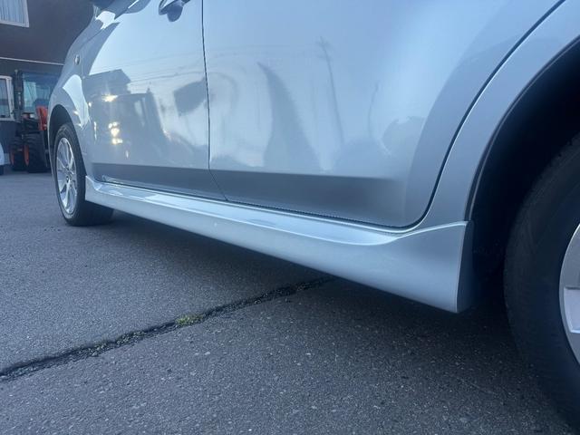 デックス １．３ｉ－Ｓ　４ＷＤ　スマートキー　純正１４インチ　社外ナビ地デジＴＶ　ＥＴＣ　ＨＩＤ　ＭＯＭＯハンドル（12枚目）