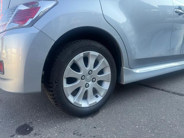 デックス １．３ｉ－Ｓ　４ＷＤ　スマートキー　純正１４インチ　社外ナビ地デジＴＶ　ＥＴＣ　ＨＩＤ　ＭＯＭＯハンドル（15枚目）