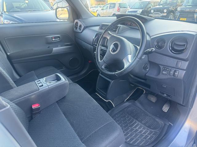 デックス １．３ｉ－Ｓ　４ＷＤ　スマートキー　純正１４インチ　社外ナビ地デジＴＶ　ＥＴＣ　ＨＩＤ　ＭＯＭＯハンドル（16枚目）