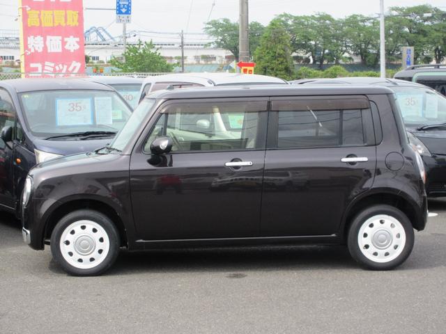 アルトラパンショコラ Ｘ　４ＷＤ　スマートキー　ナビ　Ｔｖ　ＣＤ／ＤＶＤ再生　音楽録音機能　ＥＴＣ　シートヒーター　ショコラ専用シート　オートライト　ＨＩＤライト　電動格納ミラー　無修復歴車（10枚目）