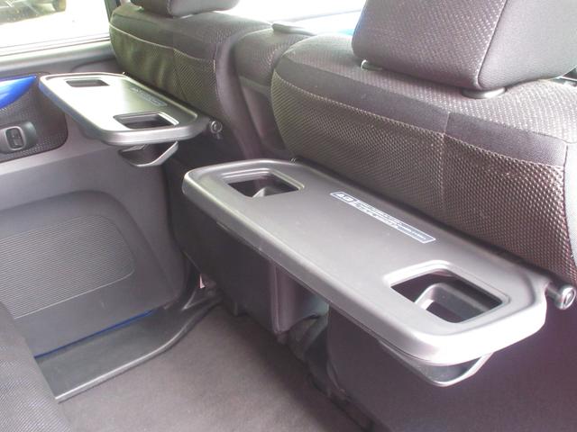 Ｎ－ＢＯＸ ２トーンカラースタイル　Ｇ・Ｌパッケージ　４ＷＤ　後期型　電動スライドドア　スマートキー　ナビ　ＴＶ　ＣＤ／ＤＶＤ再生　Ｂｌｕｅｔｏｏｔｈ接続　ＥＴＣ　バックカメラ　シートヒーター　横滑り防止　純正アルミホイール（45枚目）