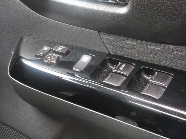 スペーシアカスタム ＸＳ　４ＷＤ　電動スライドドア　プッシュスタート　スマートキー　ナビ　ＣＤ　ＥＴＣ　バックカメラ　シートヒーター　オートライト　ＨＩＤライト　フォグライト　電動格納ミラー　社外アルミホイール　無修復歴車（36枚目）
