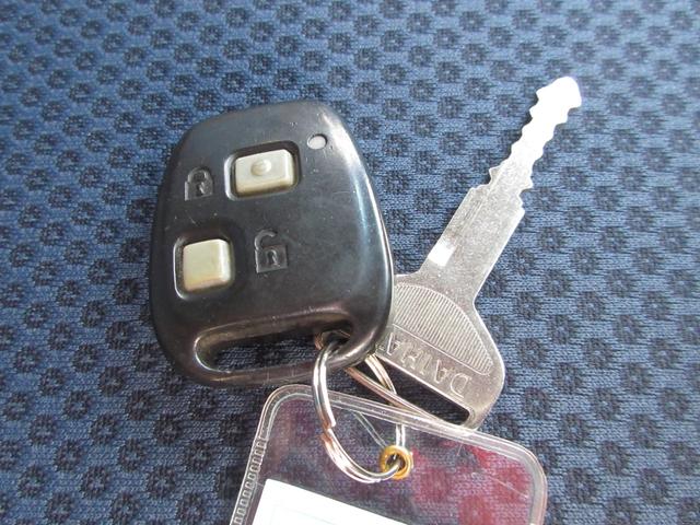 ハイゼットカーゴ クルーズ　切替式４ＷＤ　キーレス　ナビ　ＴＶ　ＣＤ／ＤＶＤ再生　Ｂｌｕｅｔｏｏｔｈ接続　ＥＴＣ　全席パワーウインドウ　電動格納ミラー　パワーステアリング　ＡＢＳ（50枚目）