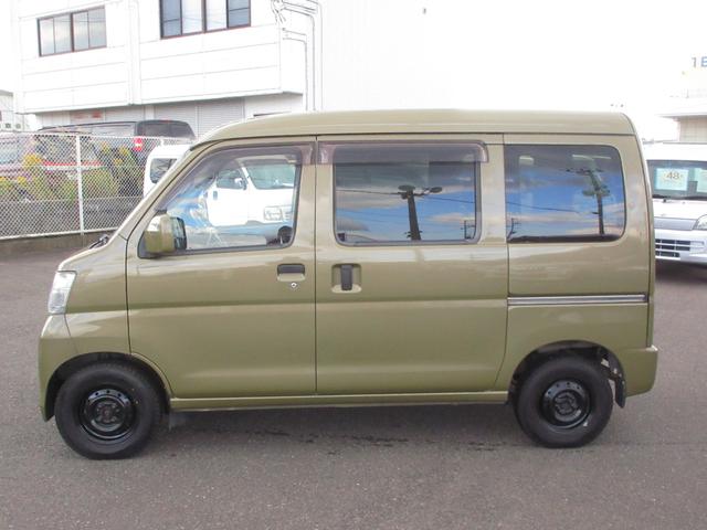 ハイゼットカーゴ クルーズターボリミテッド 切替式4WD 5MT キーレス ナビ TV CD/DVD再生 Bluetooth接続 ETC ドライブレコーダー 全席パワーウインドウ 電動格納ミラー パワーステアリング ABS 無修復歴車(10枚目)